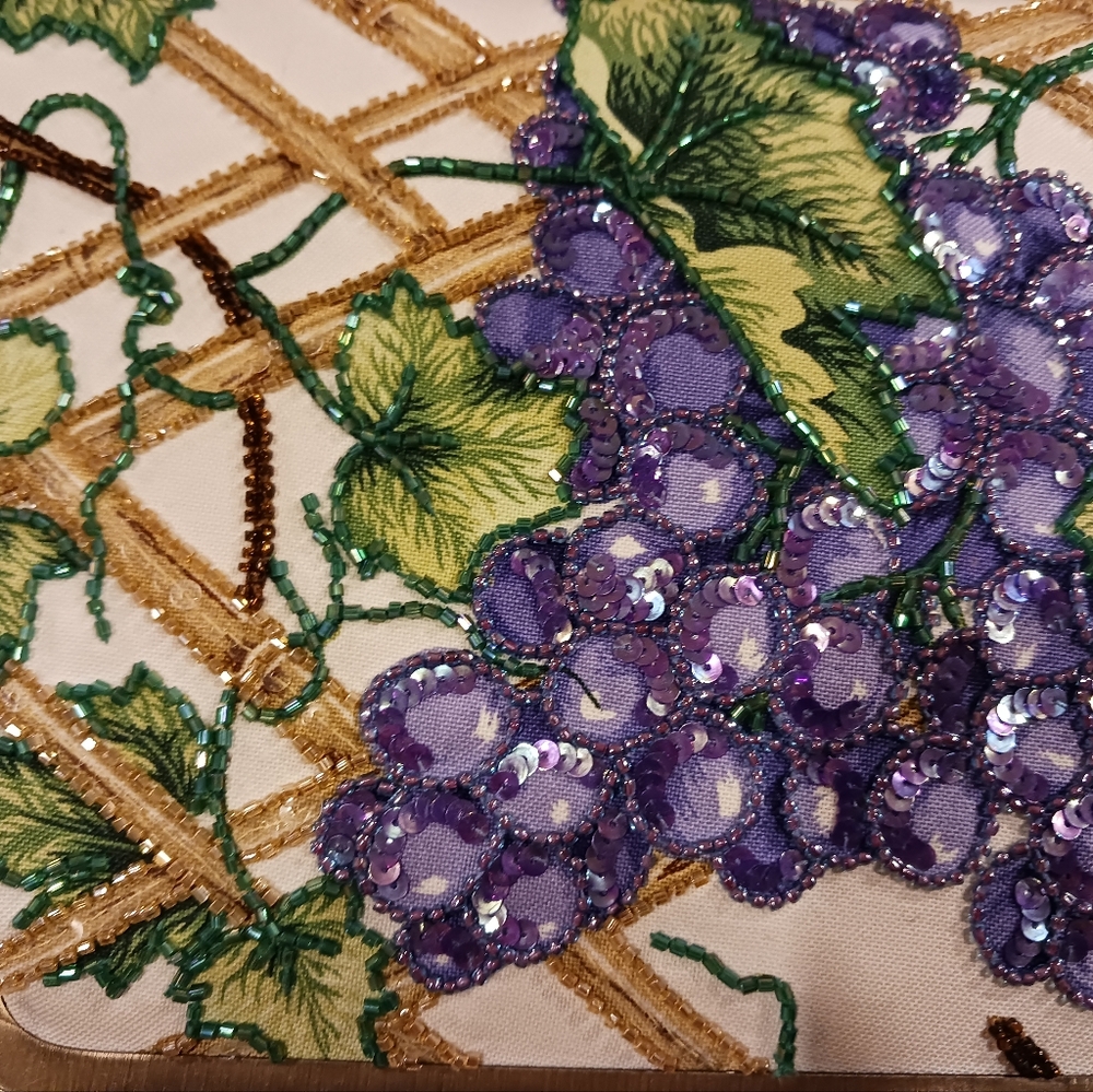 Isabella Fiore beaded and sequined grape design handbag NWOT - Picture 4 of 16